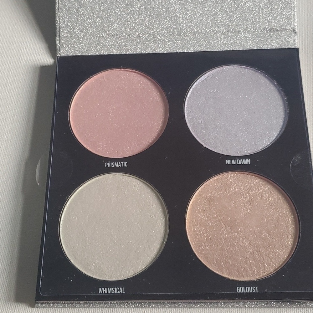 New Academy Of Colour Strobe And graphic Highlight Palette 4 Shades